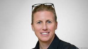 Kelly Farrell's Instagram, Twitter & Facebook