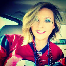 Jessica Blount's Instagram, Twitter & Facebook