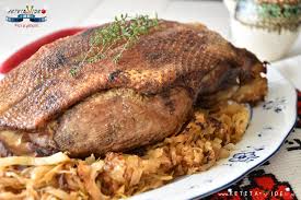 ✽ varza calita este gata atunci cand capata un aspect sticlos. Rata Pe Varza Calita La Cuptor Reteta Video