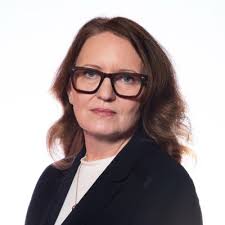 Soaking up the spring sunshine at our Kingston Hill campus ☀️🌸