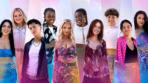 I Kissed a Girl cast: Meet the women looking for love this summer - BBC
