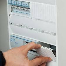 Installer Soi Meme Un Coffret De Communication Domotique En 2020 Domotique Domotique Maison Coffret