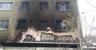 Bloc nou finalizat in zona vacaresti parcul tineretului,langa sun plaza,metroul piata sudului,metrou constantin brancoveanu, avand un regim de inaltime de p+8 etaje compus din garsoniere si apartamente de 2. Galerie Foto Un Bloc Din CapitalÄ A Luat Foc In Noaptea Invierii Mai Multe Persoane Au Fost Evacuate Ziarul De GardÄ