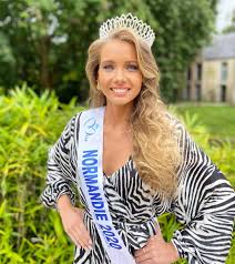 Amandine petit, miss normandie, a été élue miss france 2021, dans la nuit du samedi 19 au dimanche 20 décembre lors d'une émission qui marquait amandine petit a expliqué en conférence de presse qu'elle entendait « montrer que la femme actuelle, c'est une femme forte, une femme qui. Amandine Petit Elue Miss Normandie 2020 Missitems