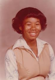 Lisa Cade's Instagram, Twitter & Facebook