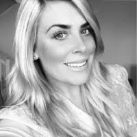 Andrea Blom's Instagram, Twitter & Facebook