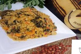Dambun shinkafa is a mix of matched rice, coleslaw and moringa leaves. Yadda Ake Dambun Shinkafa Mai Gyada Makala Bakandamiya