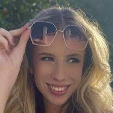 Lana Lentz's Instagram, Twitter & Facebook