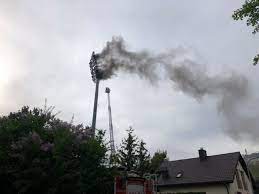Nocny pożar w domu w zelowie. Pozar Na Stadionie Gks Belchatow Przy Ulicy Sportowej Zapalil Sie Jupiter Oswietlajacy Boisko Belchatow Nasze Miasto