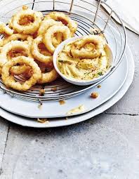 Calamars Frits A La Noix De Coco Pour 4 Personnes Recettes Elle A Table Recette En 2020 Calamars Frits Alimentation Recettes De Cuisine