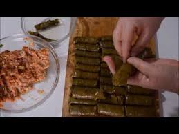 Sarmale la cuptor cu frunze de vita de vie si varza murata ingrediente; Pin Auf Retete