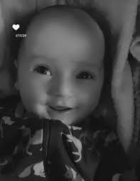 Mandi Messinger's Instagram, Twitter & Facebook