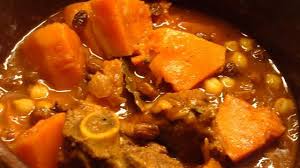 Dapur rumahan indonesia tampaknya lebih akrab dengan resep semur daging campur kentang daripada semur yang berbahan daging sapi saja. Resep Semur Daging Kentang Dan Tahu Spesial Yang Mudah Dan Sederhana Citizen6 Liputan6 Com