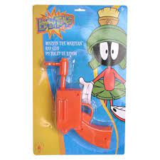Marvin hails from the planet mars but is often found elsewhere, travelling on the martian maggot or other ships. Looney Tunes Marvin The Martian Ray Gun Entertainment Earth