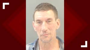 Man admits to fatally stabbing man in chest in 911 call