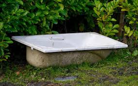 It's also a fun and rewarding way to get the kids actively involved in turn on the tap regularly to drain excess liquid. How To Make A Worm Farm Out Of An Old Bathtub One Green Planet