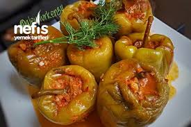 Sarimsakli Etli Biber Dolmasi Favoriniz Olacak Yemek Tarifleri Yemek Leziz Yemek