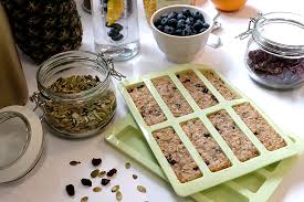 Müsliriegel selber machen ist kinderleicht und bringt einen großen vorteil: Rezept Musliriegel Ohne Zucker Meine Grune Fitnesskuche Mit Tchibo Projekt Gesund Leben