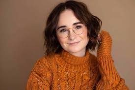 Lori Hammer's Instagram, Twitter & Facebook