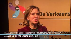 She is the minister of infrastructure and water management in the cabinet rutte iii since 26 october 2017. Oproep Aan Havenondernemers Tegen Files Spreid Het Verkeer Rijnmond