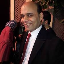 Lorelai and Sookie have the first fight of their long friendship when, upon  hearing that the Independence Inn may be sold, Lorelai panics and decides  that their shared dream of opening an