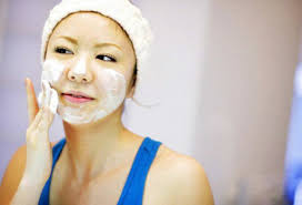 Orang korea sendiri memiliki cara tersendiri untuk mendapatkan kulit wajah yang putih mengkilap. 6 Cara Orang Korea Merawat Kulit Wajah Wajib Kalian Ketahui Klubwanita Com