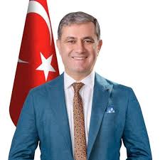Ahmet tilki sabah gazetesi antalya haber müdürü i̇brahim okumamış'a şu açıklamalarda bulundu: Elmali Belediye Baskani Halil Ozturk Un Sofurunun Esine Attigi Skandal Mesajlar