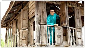 Jom kita tenangkan fikiran dan tonton dahulu video youtube yang bertajuk lukisan suasana kampung di hari raya. Suasana Hari Raya Di Kampung Halaman Jinggofotopages