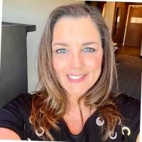 Raylene Horton's Instagram, Twitter & Facebook