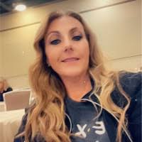 90+ "Jenn Saenz" profiles