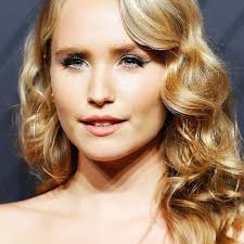 Just tap here and discover the most lovely and fantastic ideas of curly hairstyles for medium hair. 20 Easily Duplicated Hairstyles For Medium Length Curly Hair