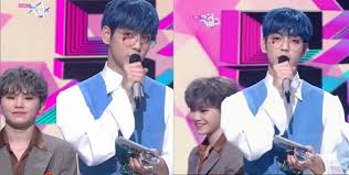 Standing at 164 centimeters, or about under five feet five inches, there's no mistaking him next to his members. Standing Next To Each Other The Height Difference Between Seventeen S Woozi And Txt S Soobin Makes You Gawk