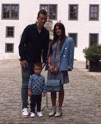 Opcija videopoziva spasila je našeg manuela je napunila dvije godine, a njezini su roditelji ivan i josipa u braku od 2012. Ivan Perisic Height Weight Age Girlfriend Children Facts Biography