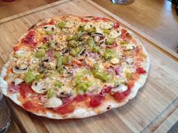 Pizza Am Sonntag Grillforum Und Bbq Pizza Lebensmittel Essen Pizzastein