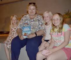 Erna solberg has a compelling sense of herself as a spiritual being who is the searcher and the seeker of truth. Kultur Stavern Erna Leste For Barn Og Tok Selfie Runde I Stavern