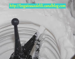 Smbc Creme Au Beurre A La Meringue Suisse Au Thermomix Les Gateaux De Lili Et Autres Gourmandises Meringue Suisse Creme Au Beurre Et Meringue