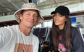 Maybe you would like to learn more about one of these? Joel Kinnaman And Kelly Gale Are Engaged Daily Times