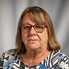 Karen Stratton's Instagram, Twitter & Facebook