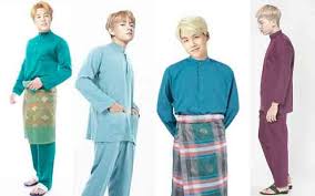 V bts with baju melayu. V Pakai Baju Melayu