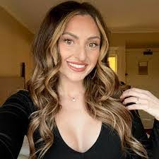 Georgette Carlson's Instagram, Twitter & Facebook