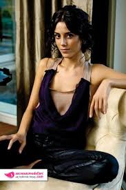 Cansu Dere Sac Rengi Pretty Celebrities Lovely Dresses Instyle Magazine