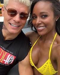 Iris Melton's Instagram, Twitter & Facebook