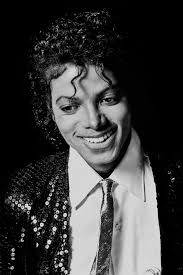 💛 Happy Friday! 💛 Here's Michael being photographed (by Marcus Yam) for  the Los Angeles Times in 2019. 🥰🧸😁 #MichaelDorman #LosAngelesTimes  #photoshoot