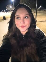 Jenna Wills's Instagram, Twitter & Facebook