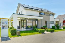 musterhaus brentano mit moderner architektur und uberdachter terrasse haus bauen architektur haus