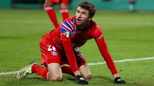 Last season his average was 0.29 goals per game, he scored 15 goals in 52 club matches. Fc Bayern Munchen Thomas Muller Nicht Zu Olympia In Tokio