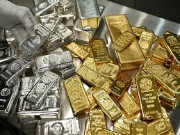 Geopolitical friction drives gold down by Rs4,900 in Pakistan today