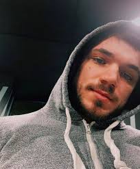 Surviving a narcissistic marriage and rebuilding life