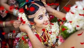 Mangalsutra Symbolises That An Indian Woman Is Married However That S Not The Only Reason Why Mangals Indian Wedding Games Magical Pictures Wedding Marketing
