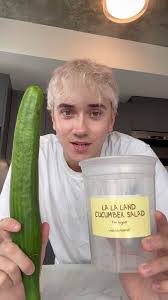 🚨My favorite cucumber salad recipe is out now @La La Land Kind Cafe ‼️